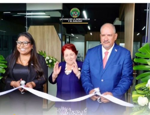 Presidenta Nadine González inaugura nuevas oficinas de AMUPA